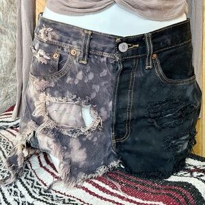 Levi’s® Reworked 501® Bleached Frayed Destroyed Denim Shorts size 32 Daisy Dukes